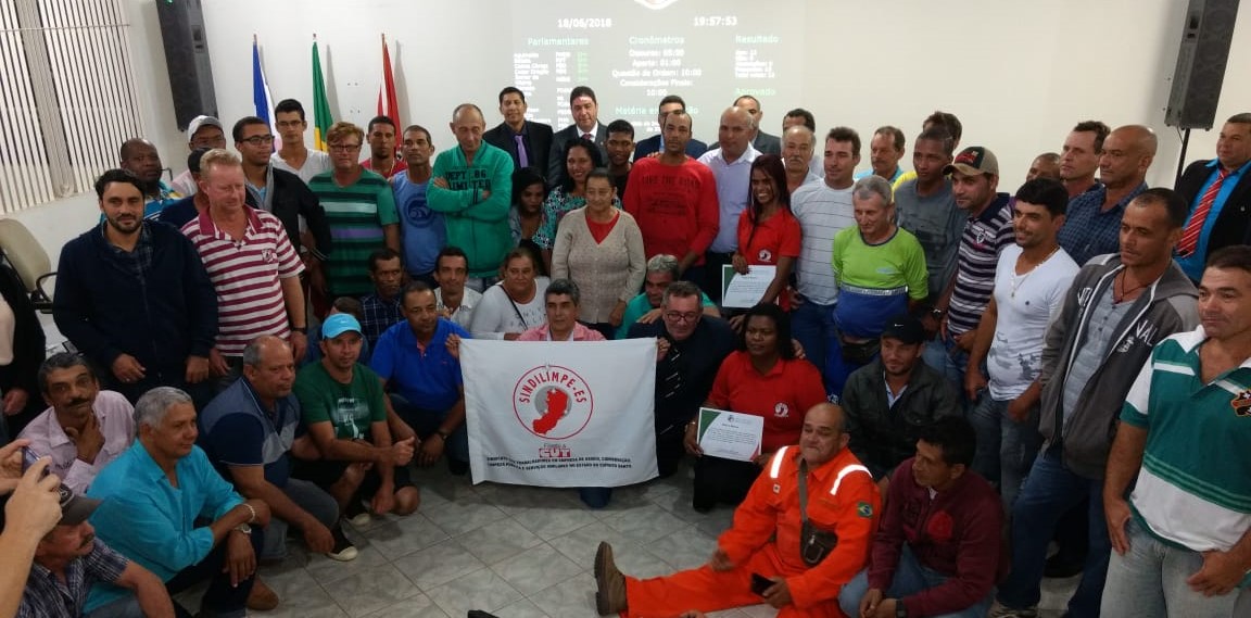 Garis são homenageados na Câmara Municipal com Moção de Aplausos