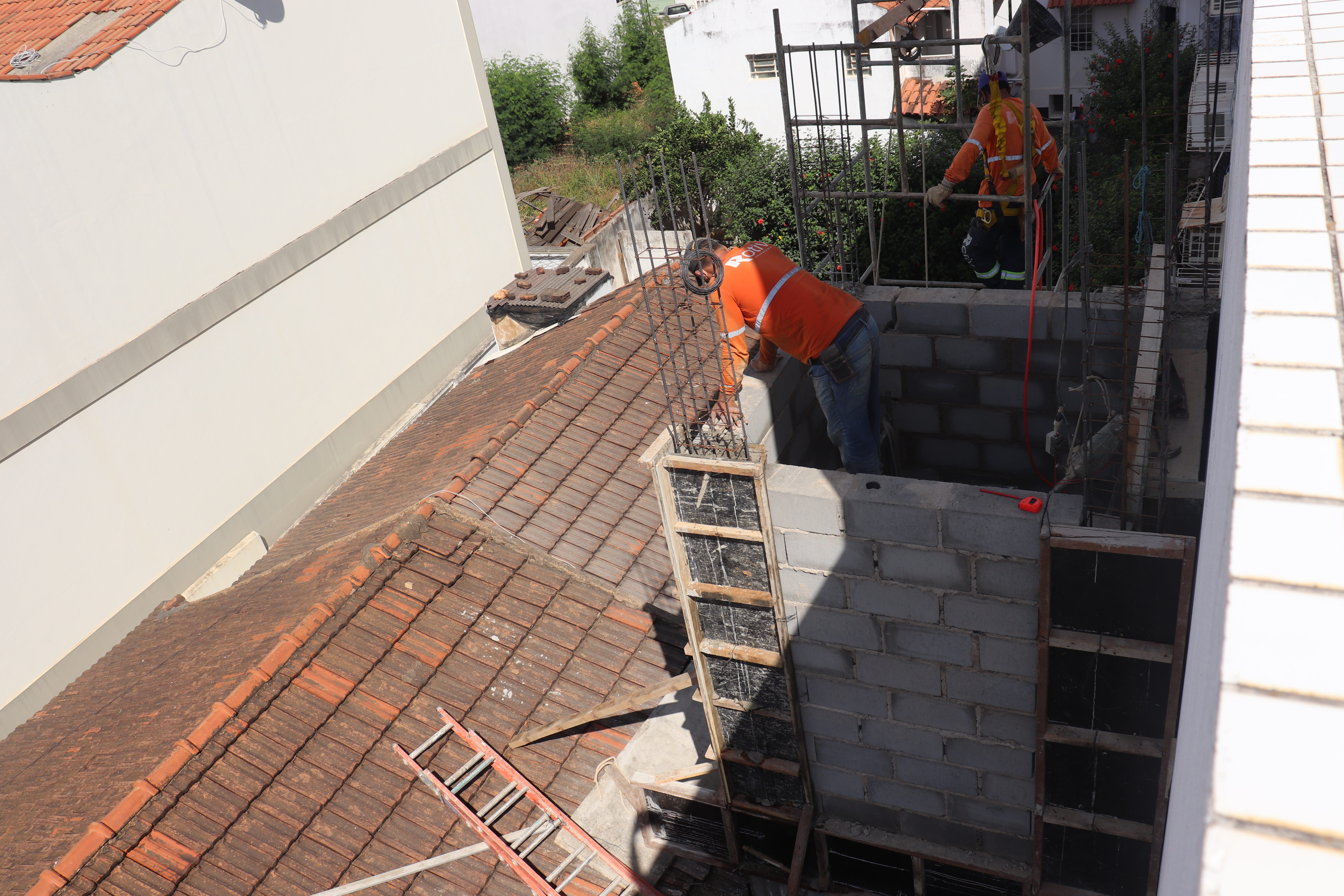 Modernidade: Obras para a construção de elevador para atender portadores de necessidades especiais é iniciada no Poder Legislativo.